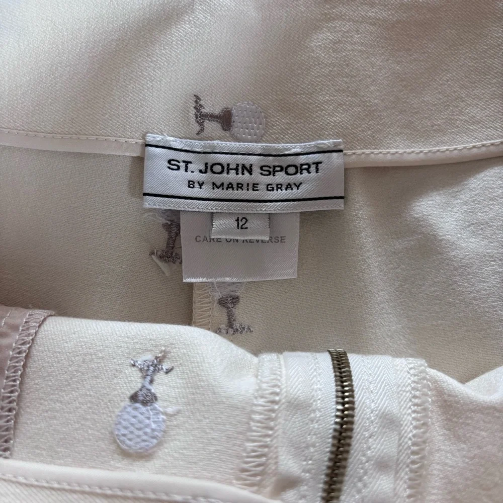 NWOT St. John Sport by Marie Gray Beige Golf Embroidered Wrap Skort Sz 12
